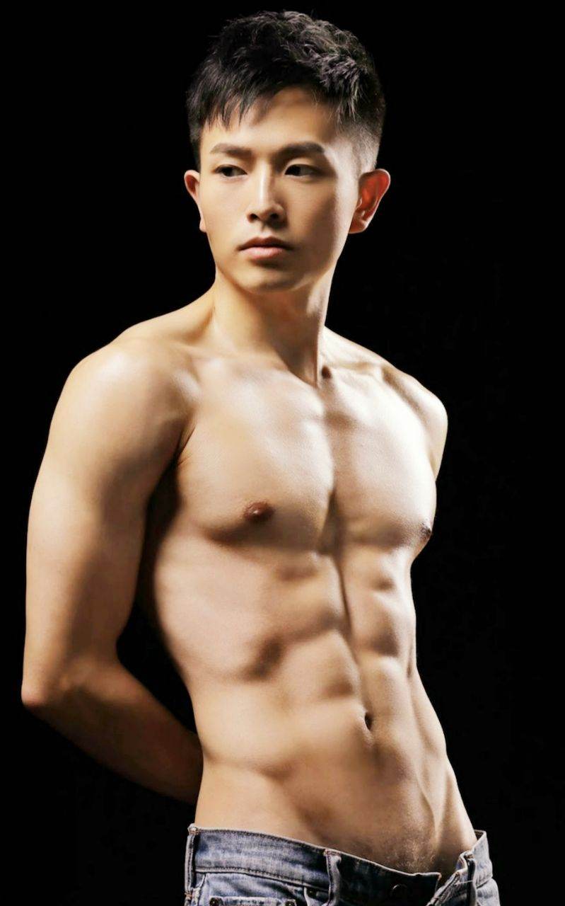 ดึกดื่นมีคนยืนในมุมมืดกำลัง...
