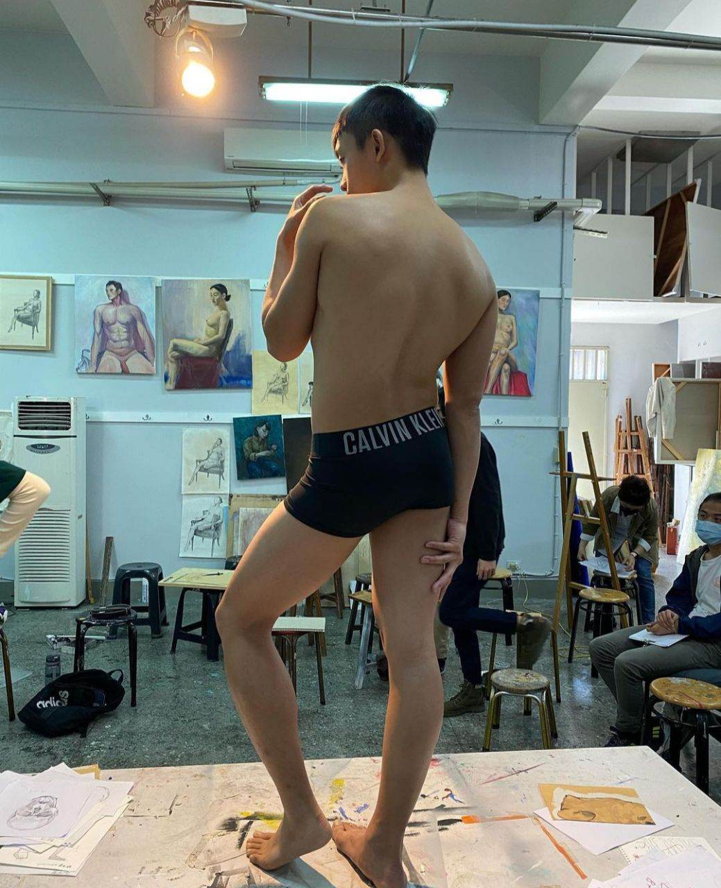 ดีต่อใจ#2474ห้องเรียนวาดภาพนู้ด