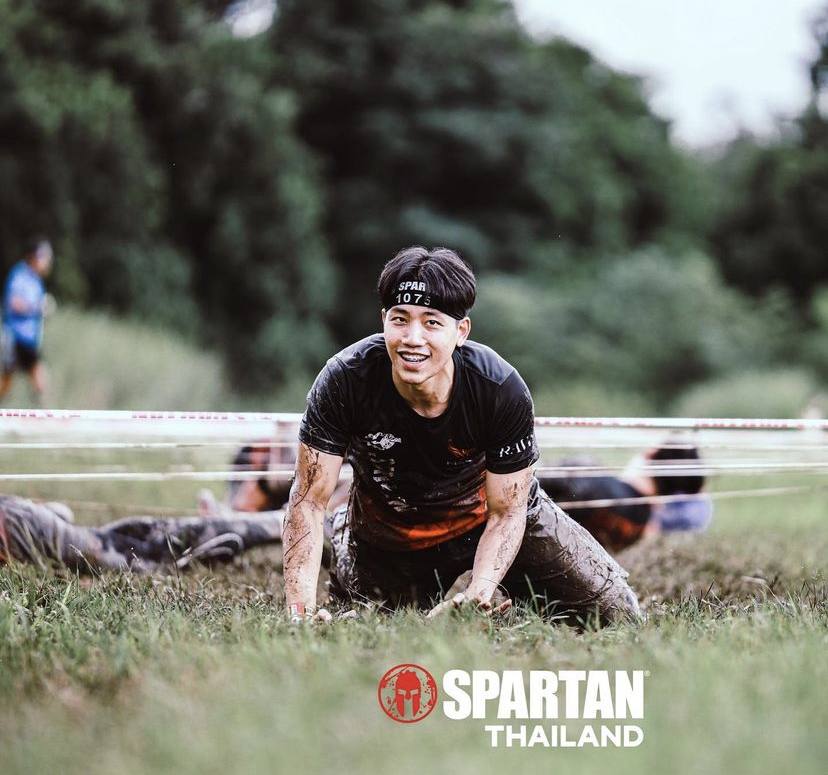 หนุ่มๆ ตะลุยโคลน Spartan Thailand