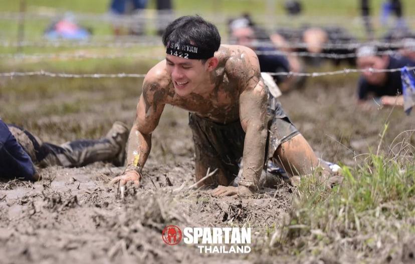 หนุ่มๆ ตะลุยโคลน Spartan Thailand