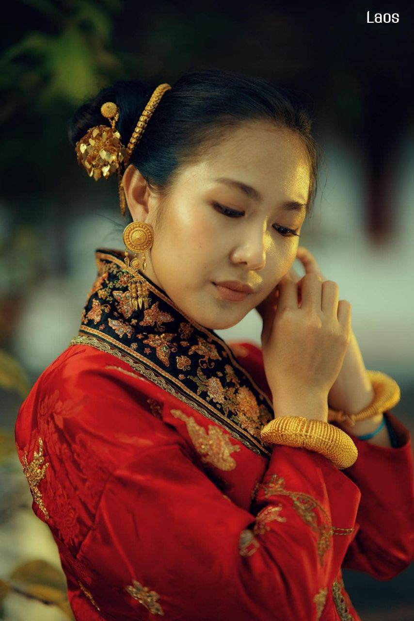 "ລາວ" Lao traditional dress | LAOS 🇱🇦