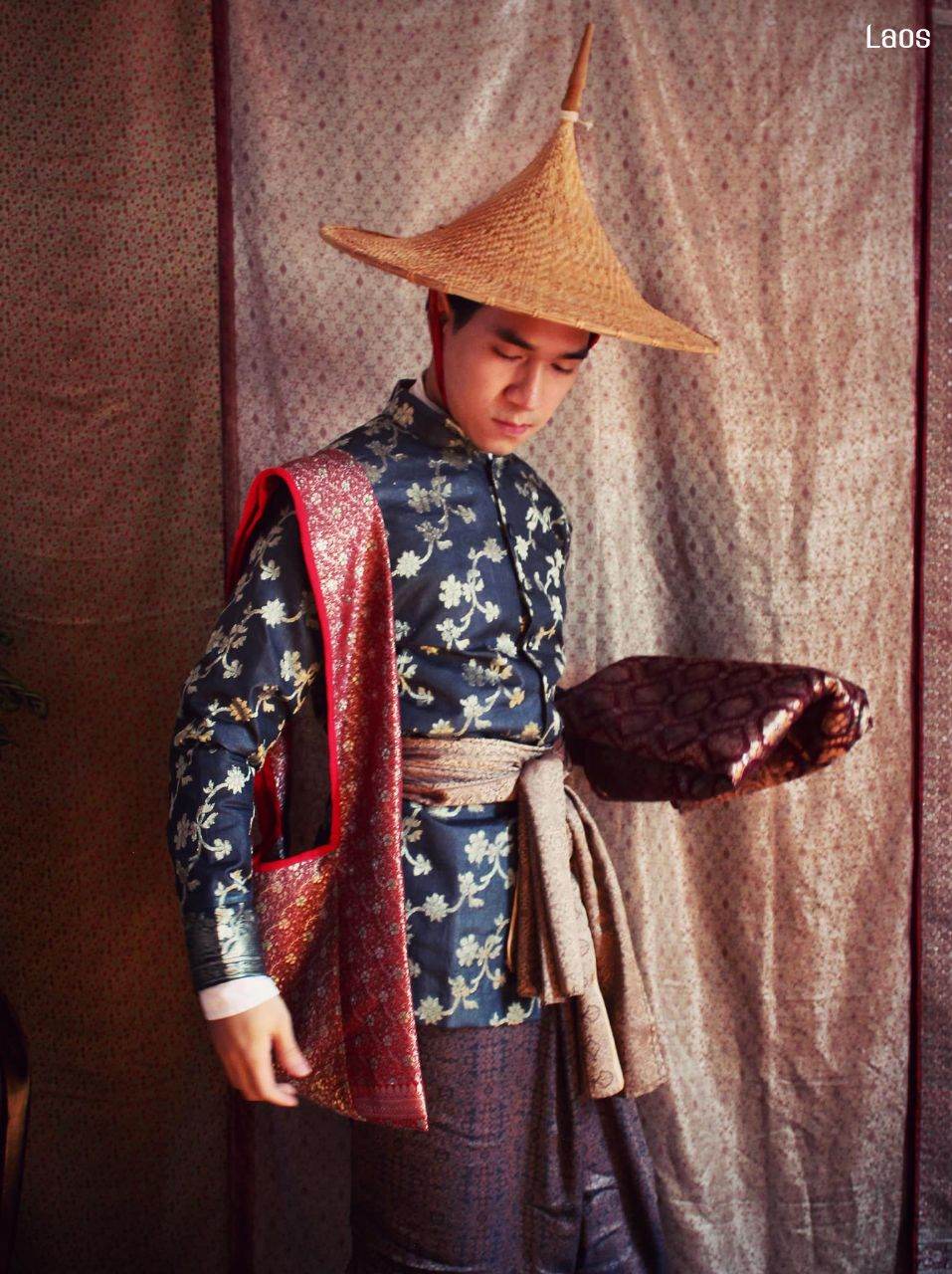 "ລາວ" Lao traditional dress | LAOS 🇱🇦