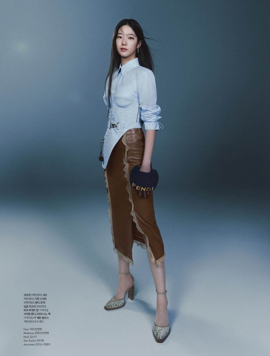 ( LE SSERAFIM) Eunchae & Kazuha @ Cosmopolitan  Korea August 2022