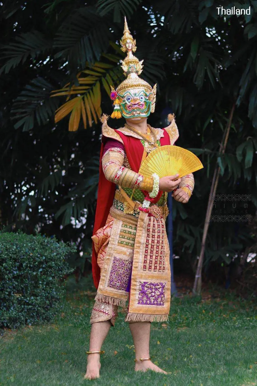 "ฉุยฉายทศกัณฐ์ลงสวน" Tossakanth into the garden | THAILAND 🇹🇭
