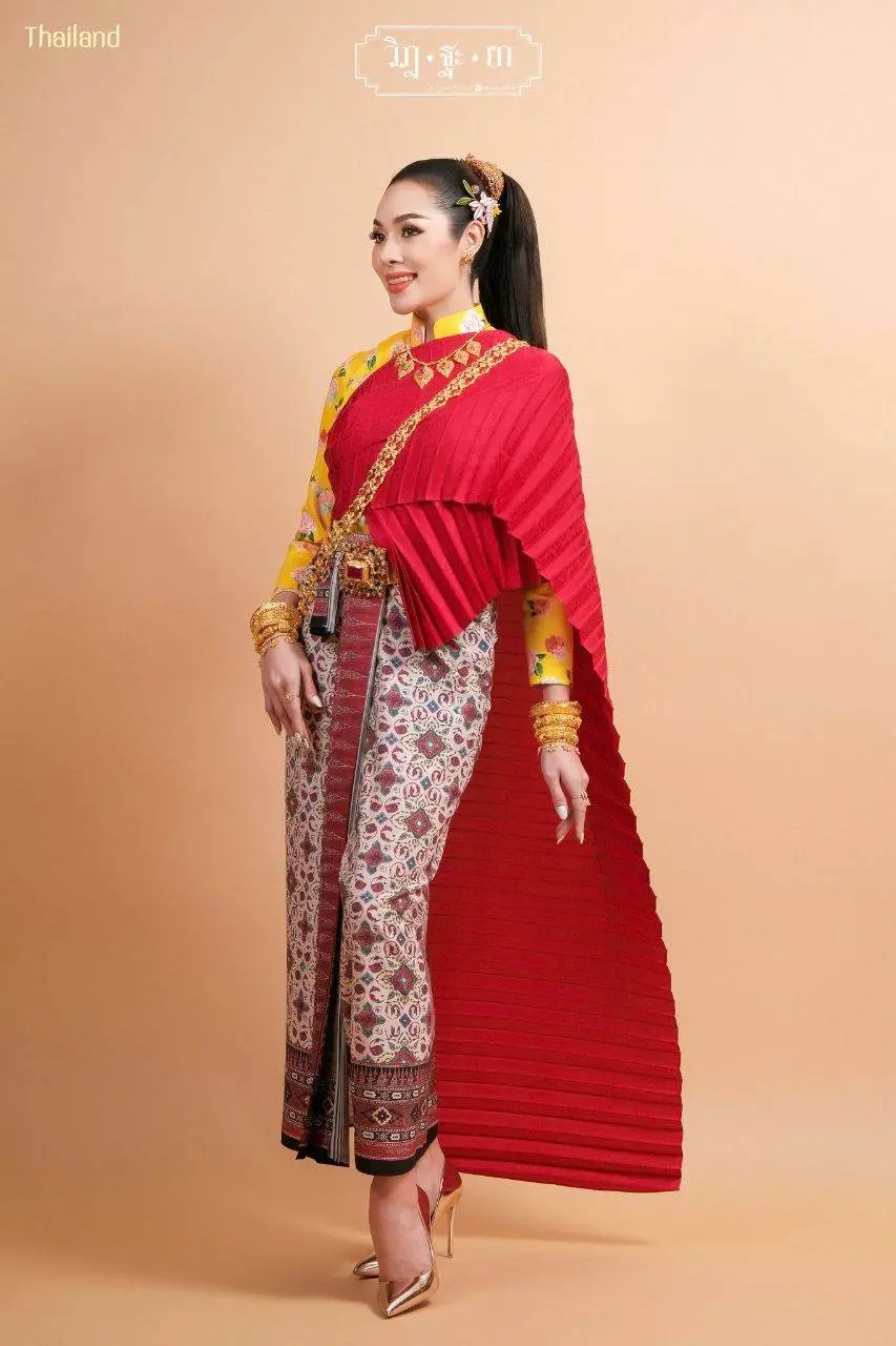 THAI TRADITIONAL DRESS: ชุดไทยโบราณผ้าลายอย่าง | THAILAND 🇹🇭