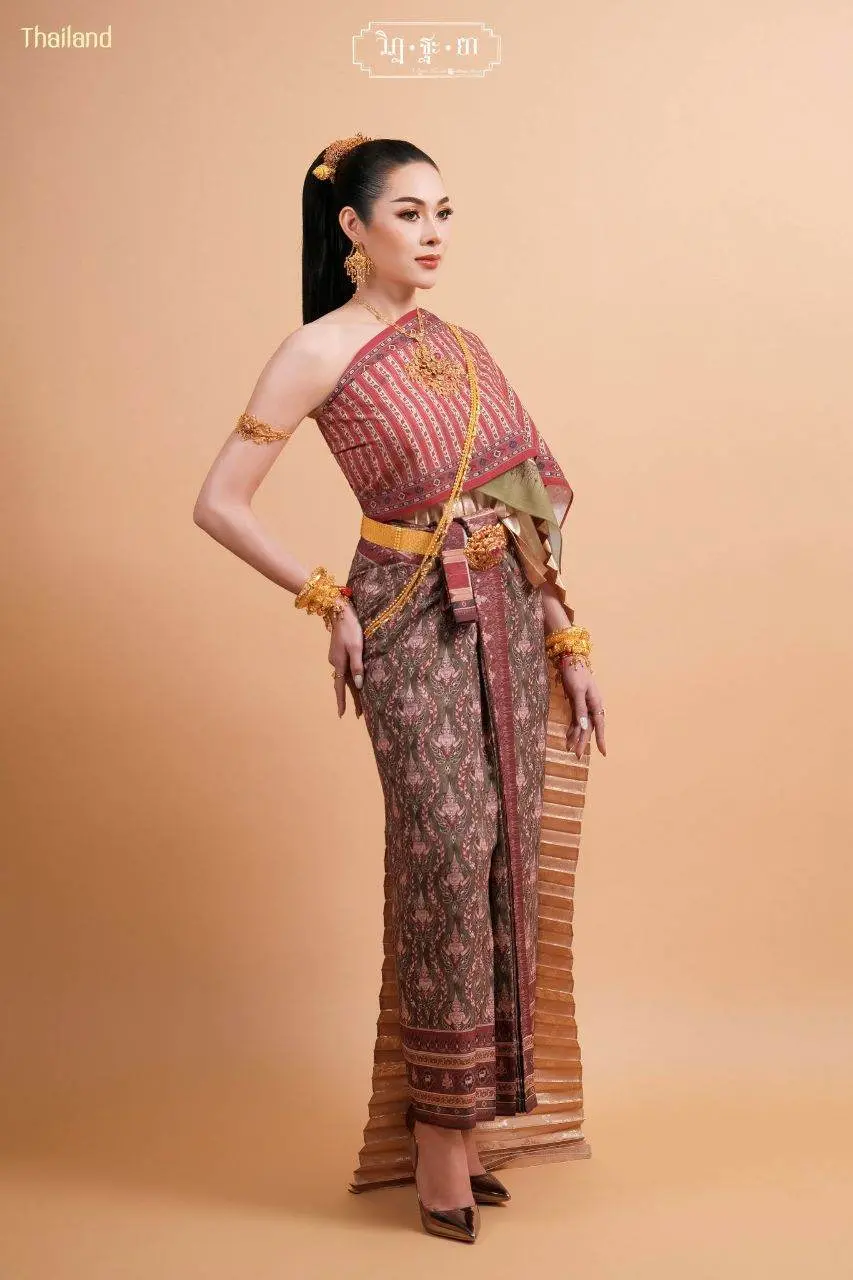 THAI TRADITIONAL DRESS: ชุดไทยโบราณผ้าลายอย่าง | THAILAND 🇹🇭