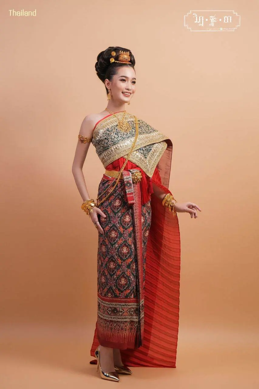 THAI TRADITIONAL DRESS: ชุดไทยโบราณผ้าลายอย่าง | THAILAND 🇹🇭