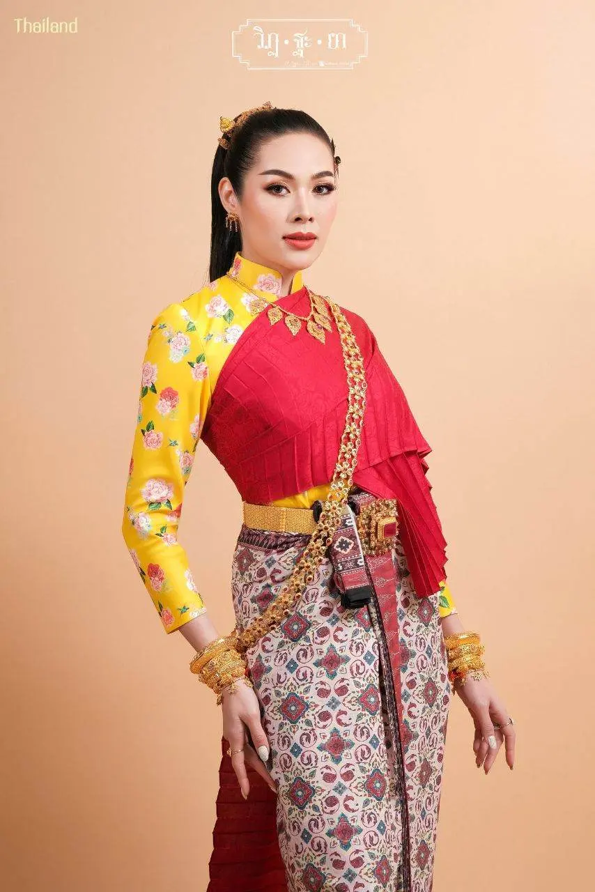 THAI TRADITIONAL DRESS: ชุดไทยโบราณผ้าลายอย่าง | THAILAND 🇹🇭