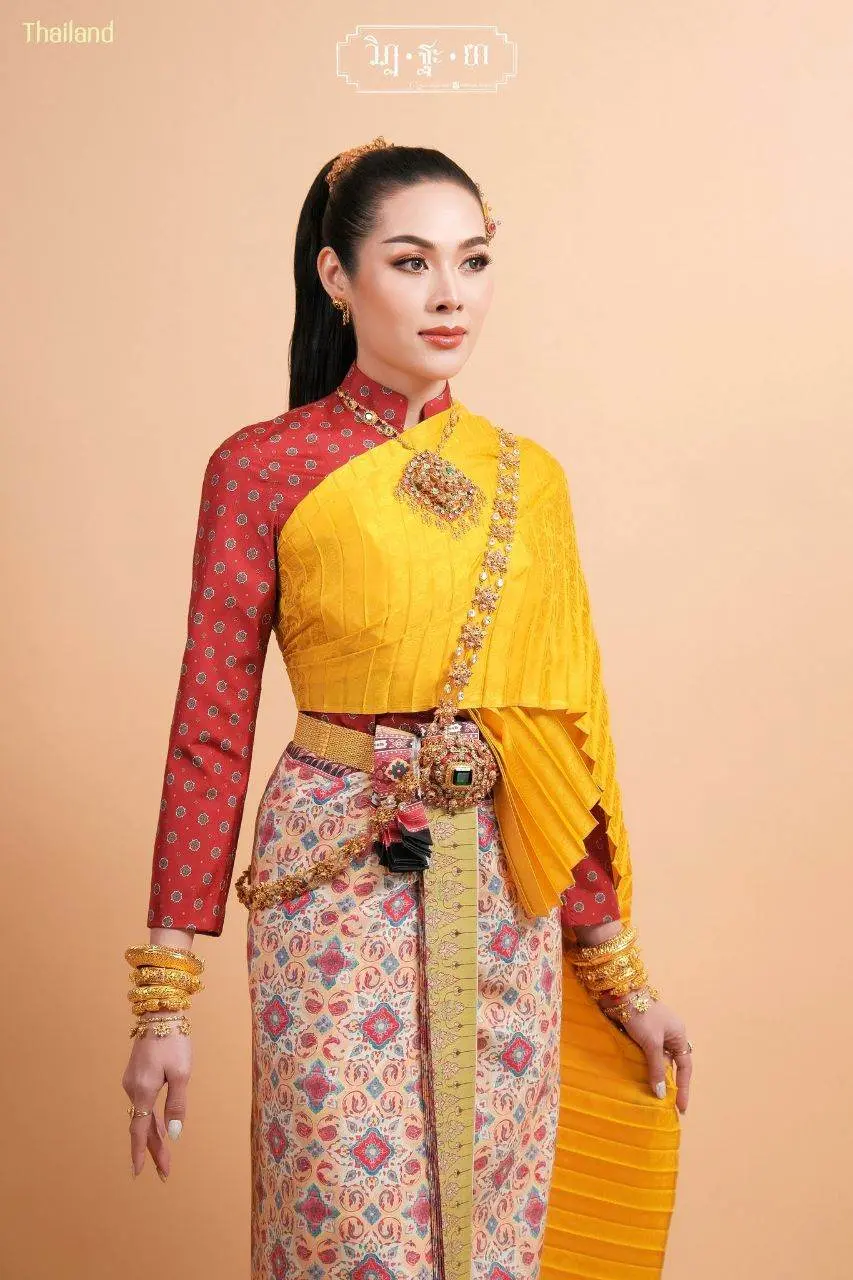 THAI TRADITIONAL DRESS: ชุดไทยโบราณผ้าลายอย่าง | THAILAND 🇹🇭