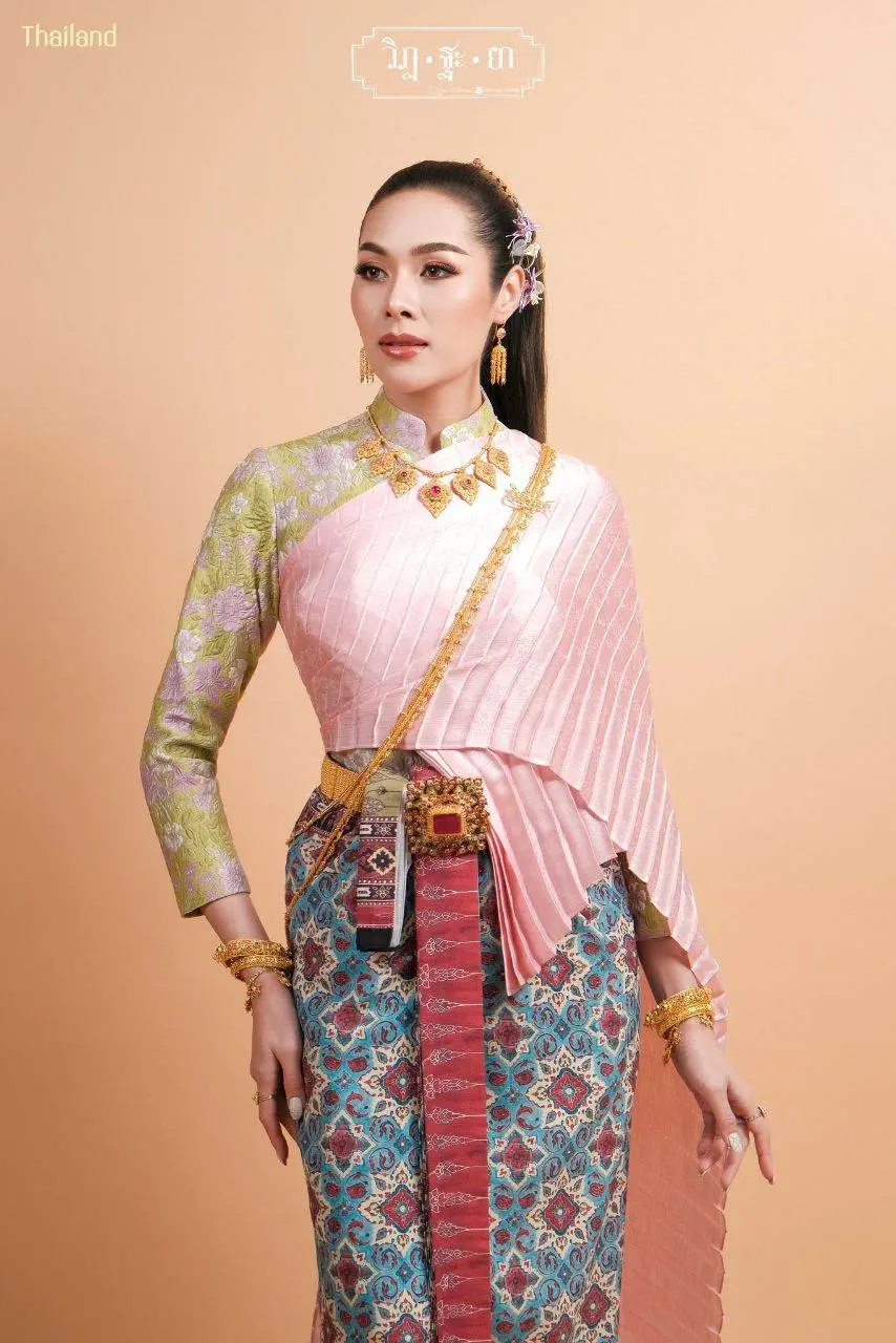 THAI TRADITIONAL DRESS: ชุดไทยโบราณผ้าลายอย่าง | THAILAND 🇹🇭