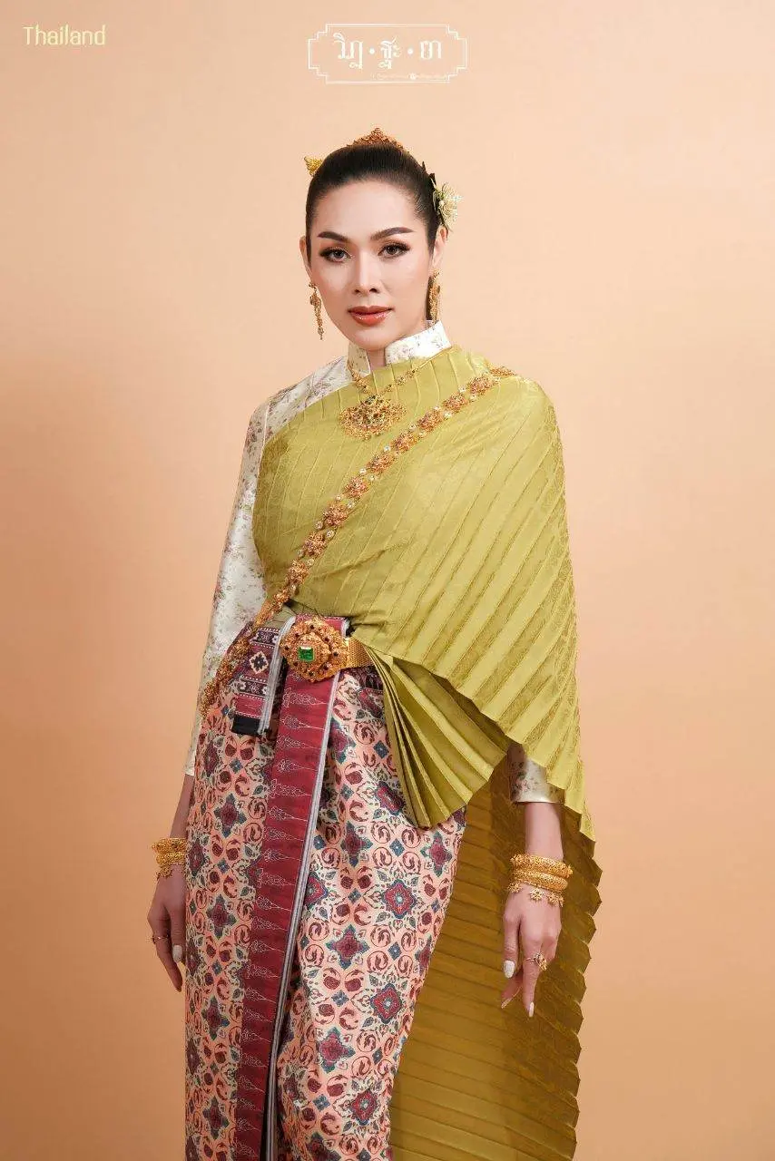 THAI TRADITIONAL DRESS: ชุดไทยโบราณผ้าลายอย่าง | THAILAND 🇹🇭