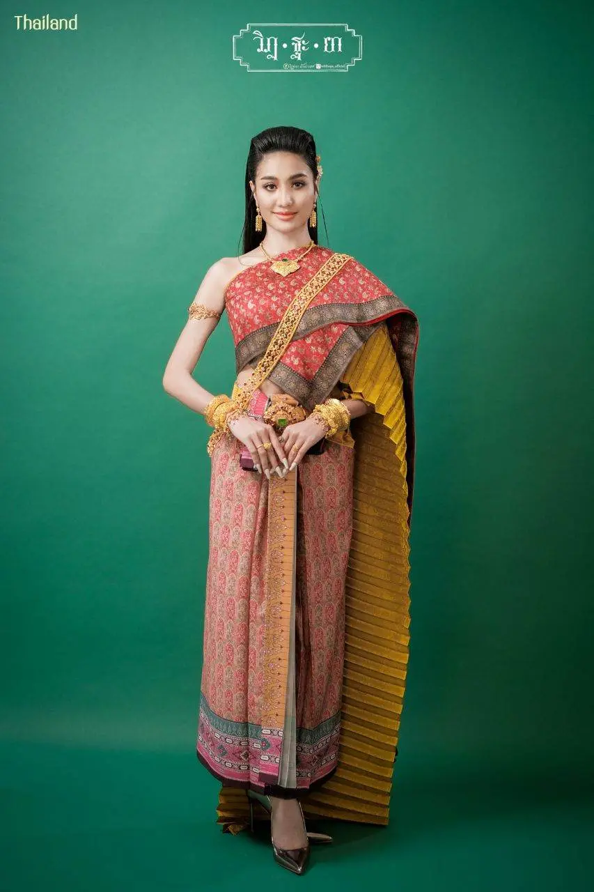 THAI TRADITIONAL DRESS: ชุดไทยโบราณ ผ้าลายอย่าง | THAILAND 🇹🇭