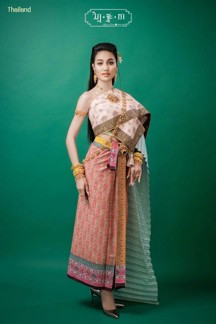 THAI TRADITIONAL DRESS: ชุดไทยโบราณ ผ้าลายอย่าง | THAILAND 🇹🇭