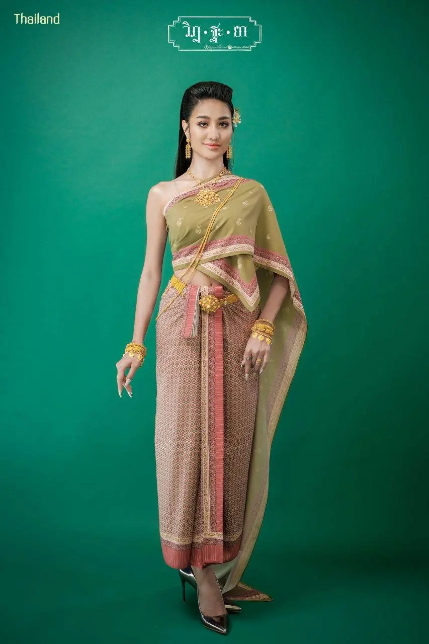 THAI TRADITIONAL DRESS: ชุดไทยโบราณ ผ้าลายอย่าง | THAILAND 🇹🇭
