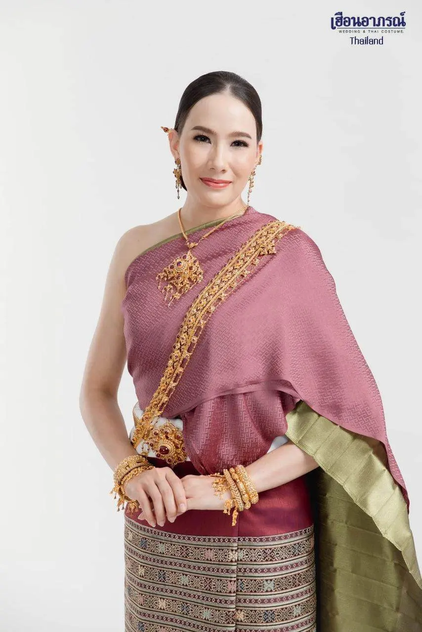 Lanna Traditional Costume: ชุดแต่งงานล้านนา | THAILAND 🇹🇭