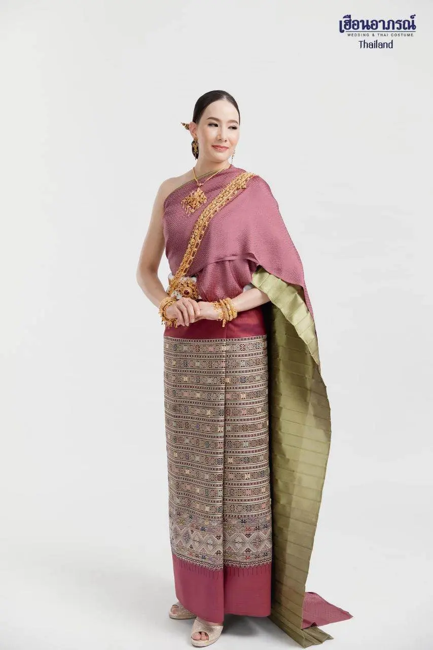 Lanna Traditional Costume: ชุดแต่งงานล้านนา | THAILAND 🇹🇭