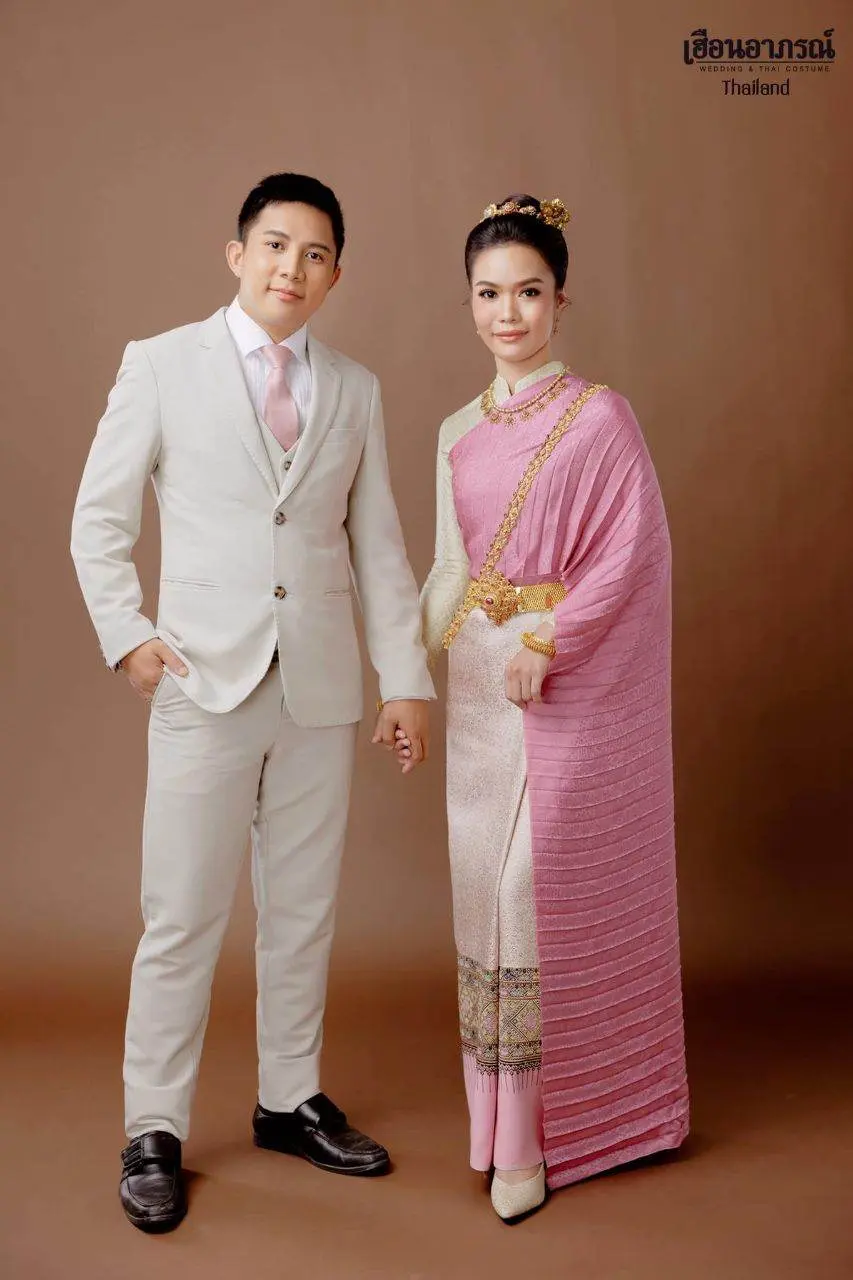 Lanna Traditional Costume: ชุดแต่งงานล้านนา | THAILAND 🇹🇭