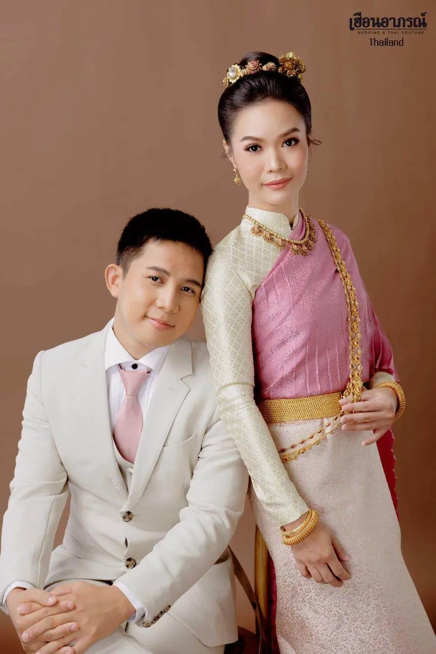 Lanna Traditional Costume: ชุดแต่งงานล้านนา | THAILAND 🇹🇭