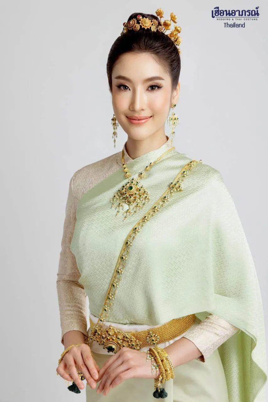 Lanna Traditional Costume: ชุดแต่งงานล้านนา | THAILAND 🇹🇭