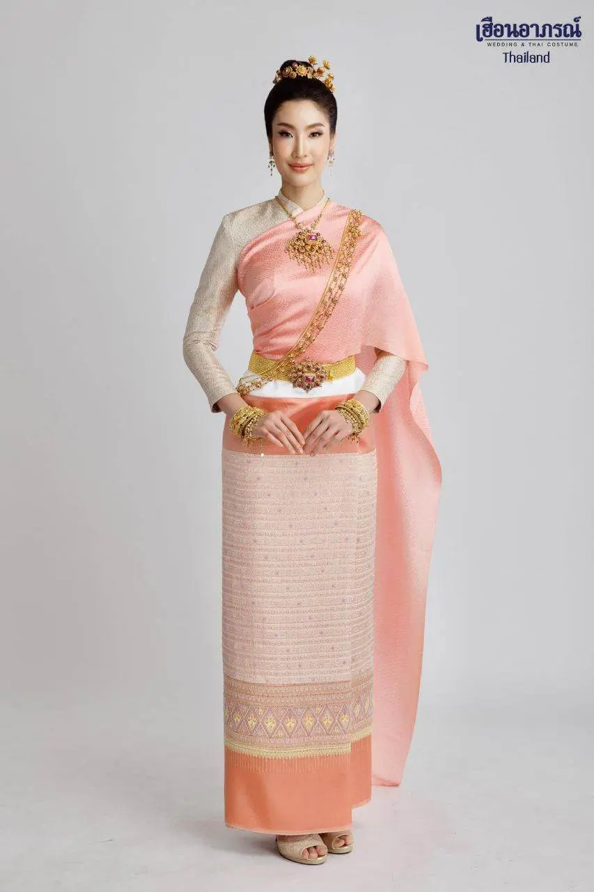 Lanna Traditional Costume: ชุดแต่งงานล้านนา | THAILAND 🇹🇭