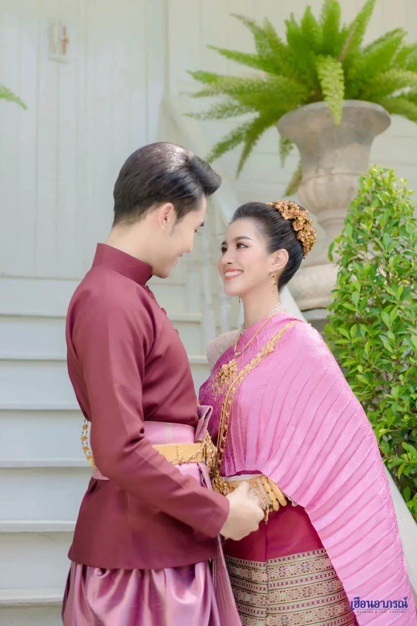 Lanna Traditional Costume: ชุดแต่งงานล้านนา | THAILAND 🇹🇭