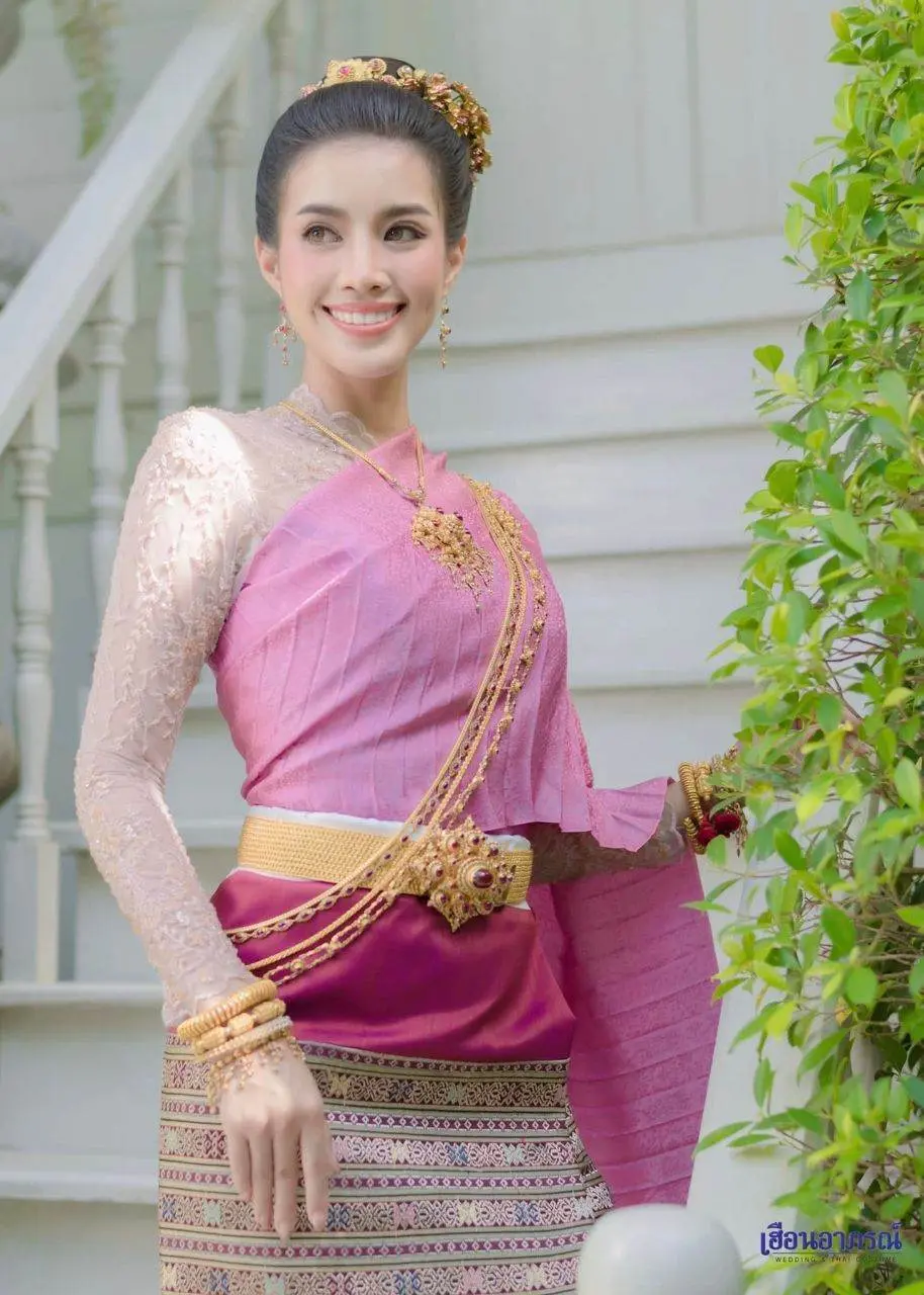 Lanna Traditional Costume: ชุดแต่งงานล้านนา | THAILAND 🇹🇭