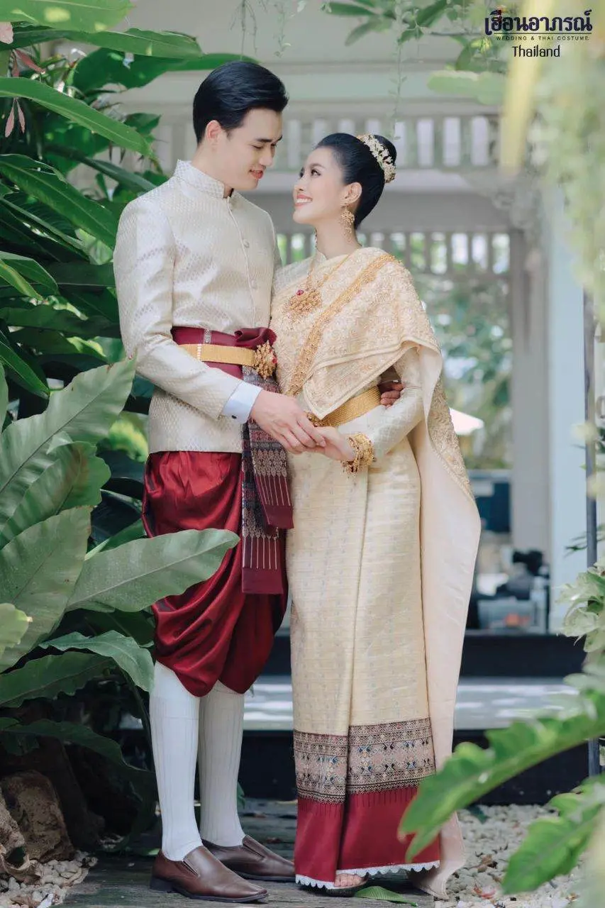 Lanna Traditional Costume: ชุดแต่งงานล้านนา | THAILAND 🇹🇭