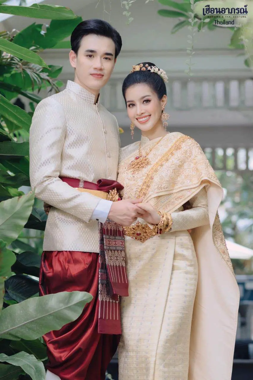 Lanna Traditional Costume: ชุดแต่งงานล้านนา | THAILAND 🇹🇭