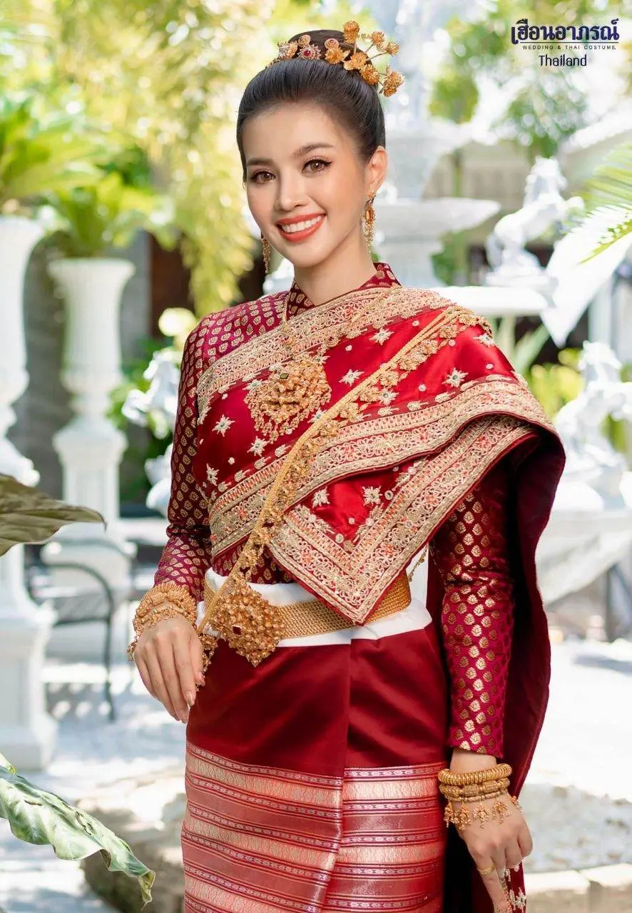 Lanna Traditional Costume: ชุดแต่งงานล้านนา | THAILAND 🇹🇭