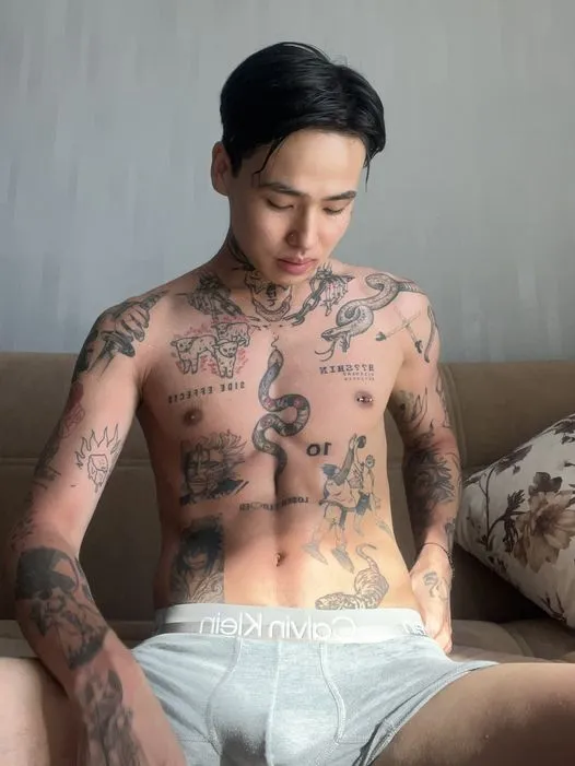 คลั่งเรือนกายชายหนุ่ม8