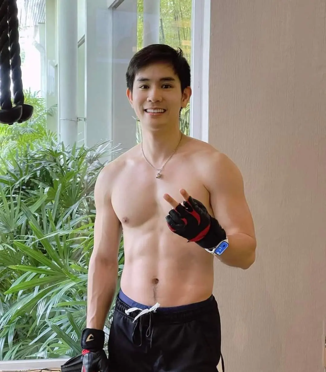 คลั่งเรือนกายชายหนุ่ม8