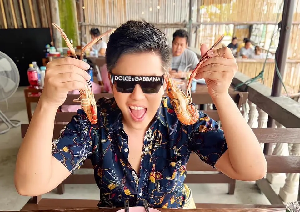 faydolce พิธีกรสายแฟ พาบุก ปูรณ์คาเฟ่ พัทยา
