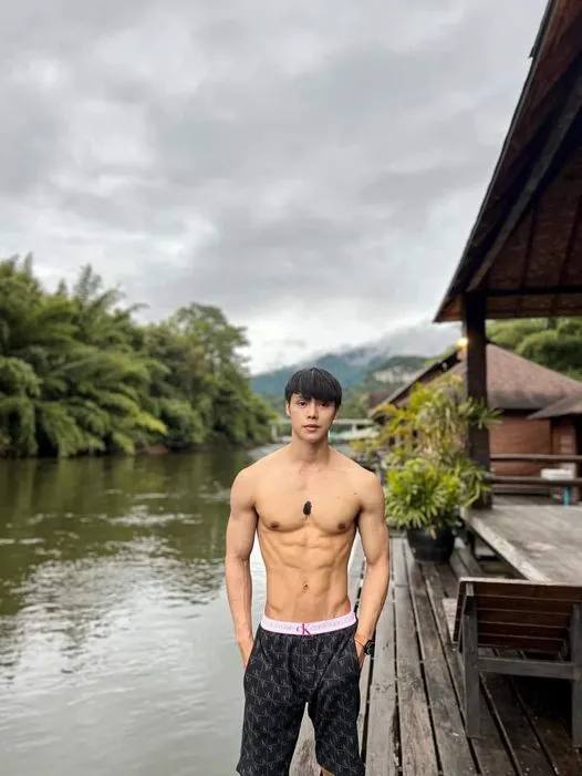 คลั่งเรือนกายชายหนุ่ม15