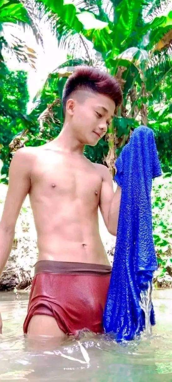 คลั่งเรือนกายชายหนุ่ม17