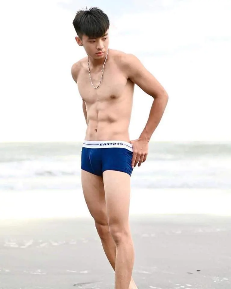 คลั่งเรือนกายชายหนุ่ม18