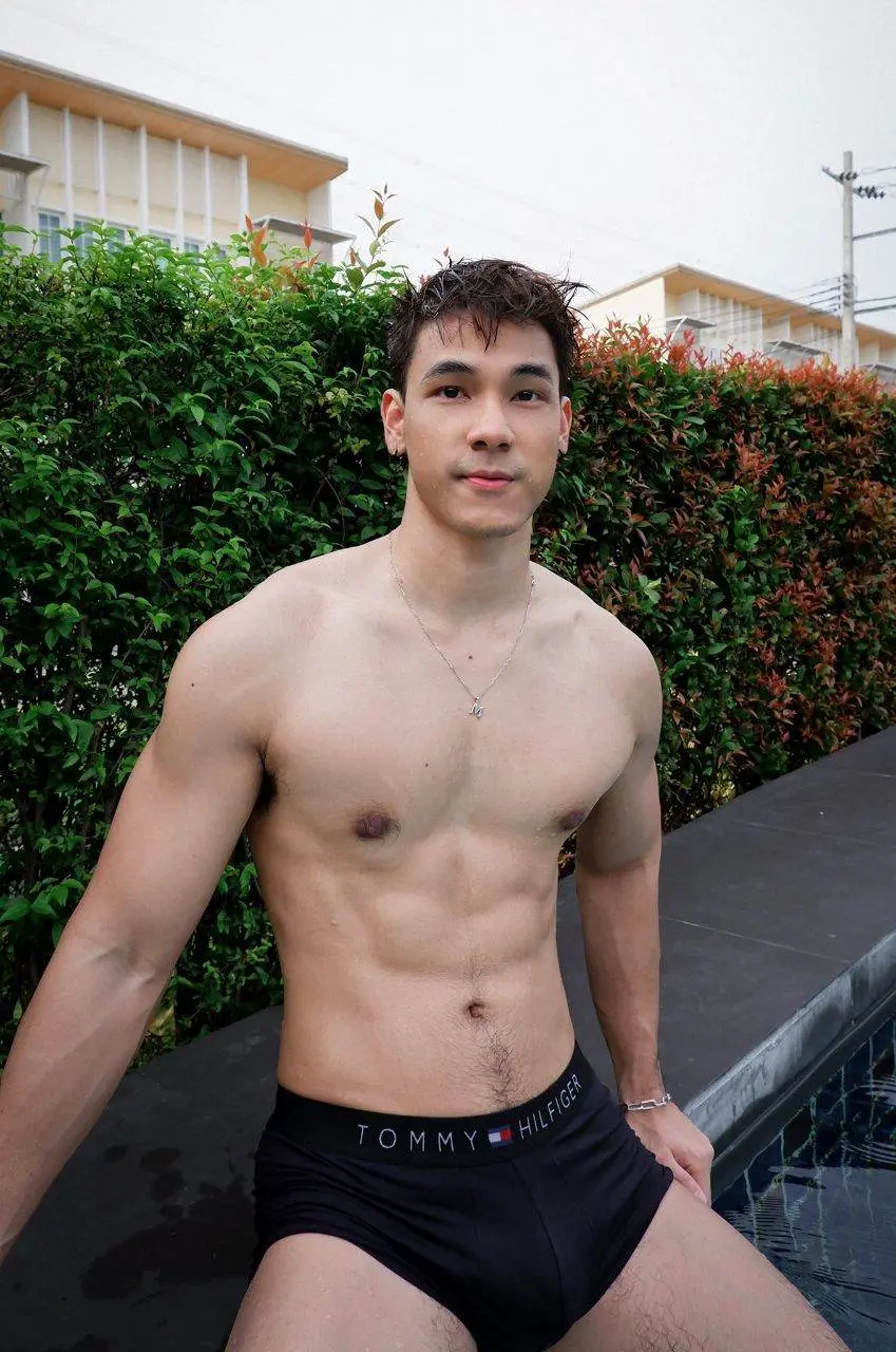 คลั่งเรือนกายชายหนุ่ม31