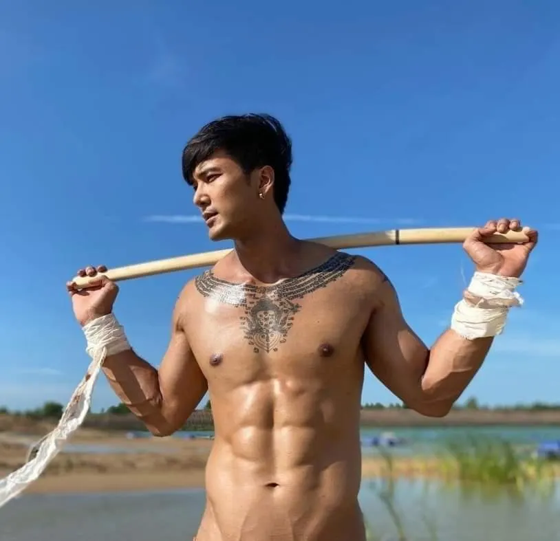 คลั่งเรือนกายชายหนุ่ม36