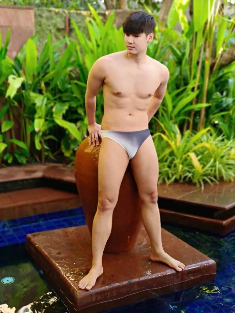 คลั่งเรือนกายชายหนุ่ม37
