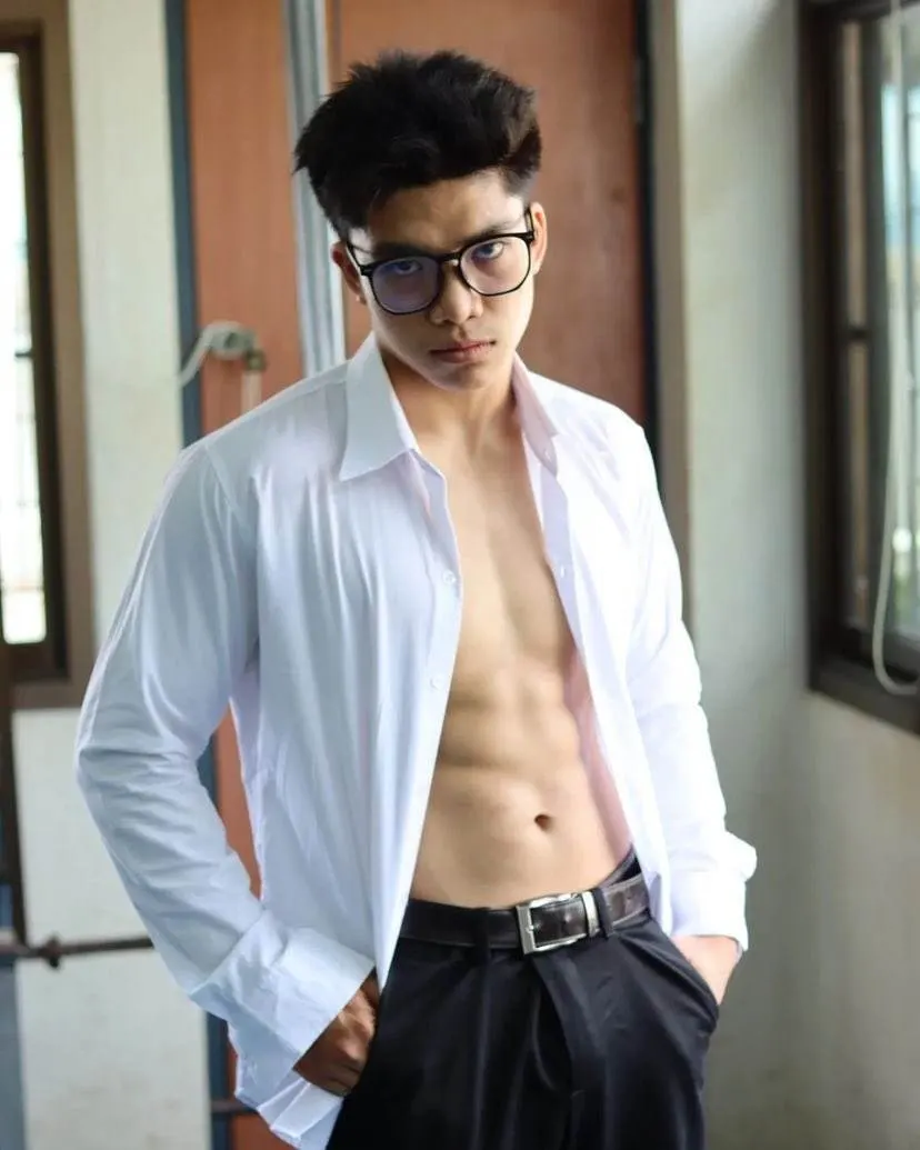 คลั่งเรือนกายชายหนุ่ม43