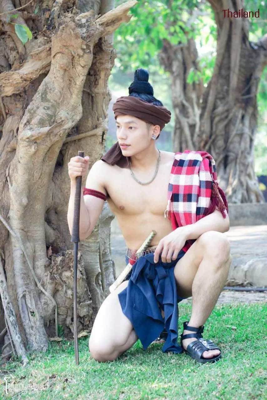 Lanna guy in traditional costume | THAILAND 🇹🇭