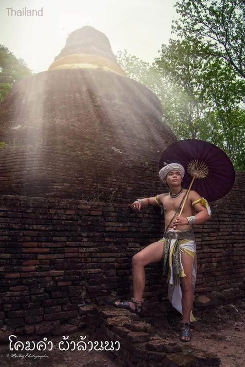 Lanna guy in traditional costume | THAILAND 🇹🇭