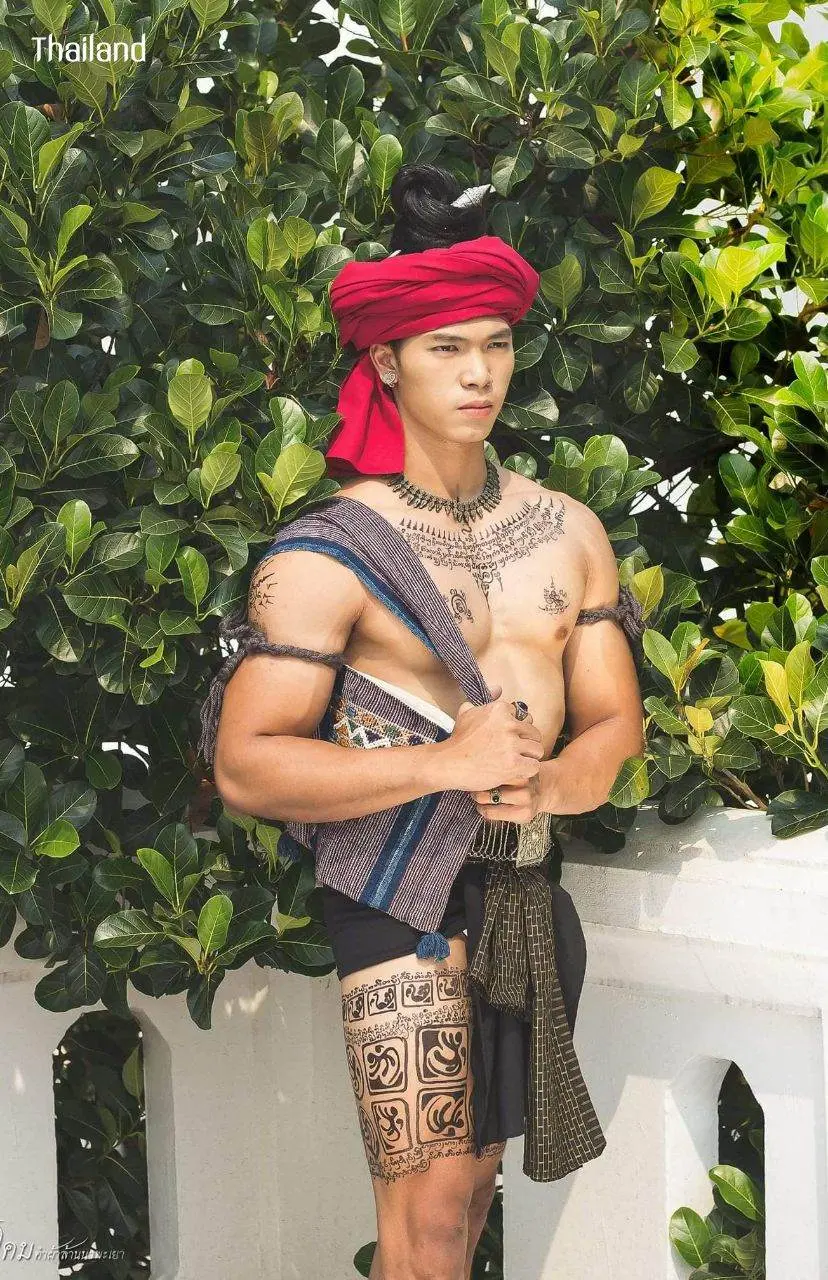 Lanna guy in traditional costume | THAILAND 🇹🇭
