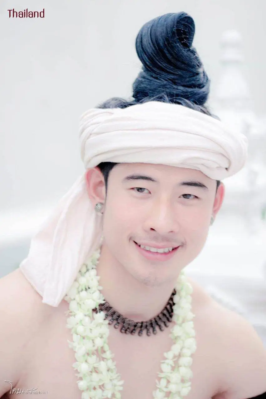 Lanna guy in traditional costume | THAILAND 🇹🇭