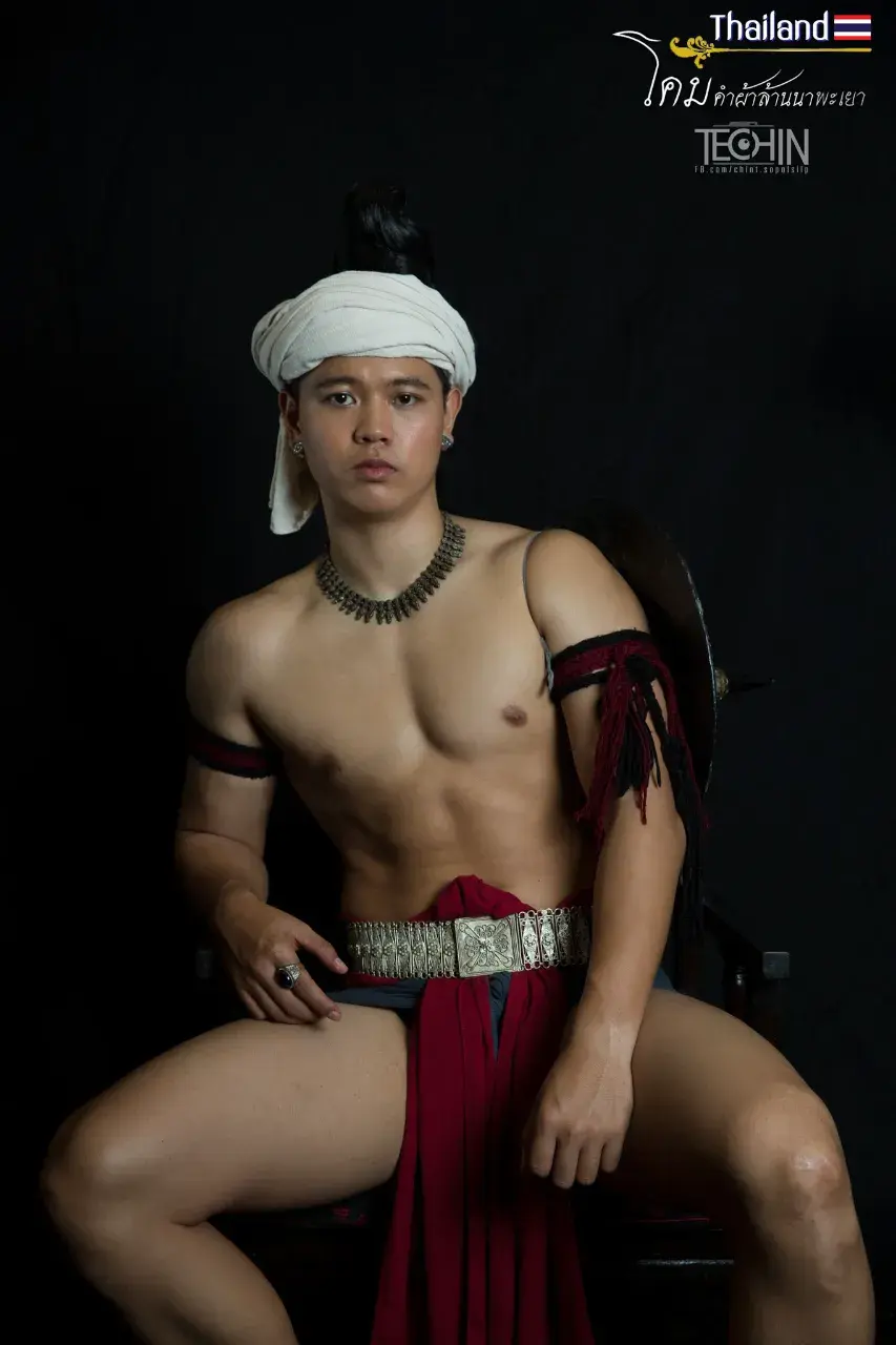 Lanna guy in traditional costume | THAILAND 🇹🇭