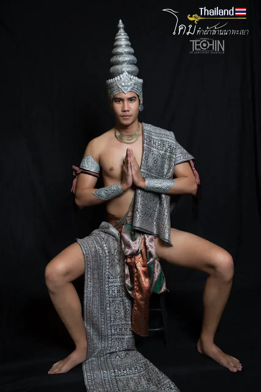 Lanna guy in traditional costume | THAILAND 🇹🇭