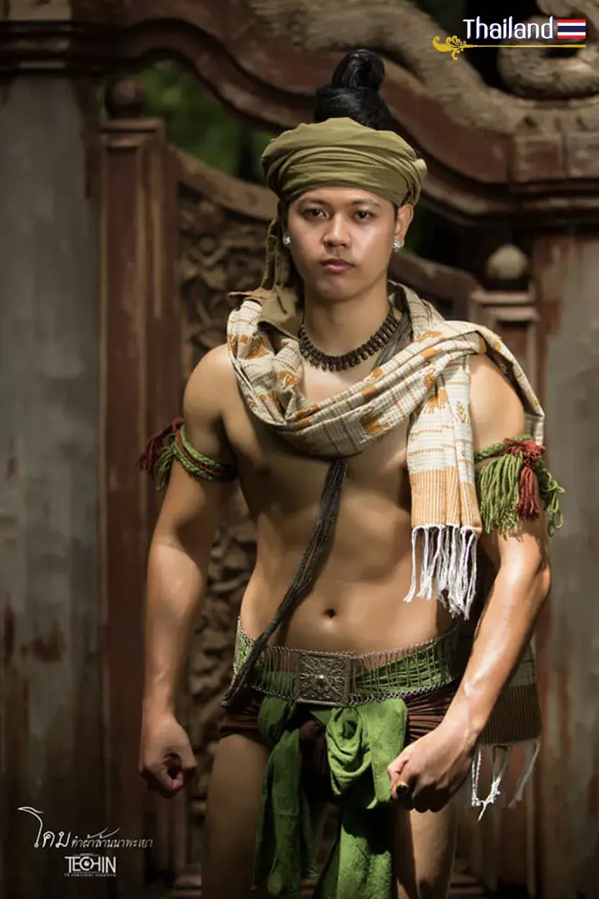 Lanna guy in traditional costume | THAILAND 🇹🇭