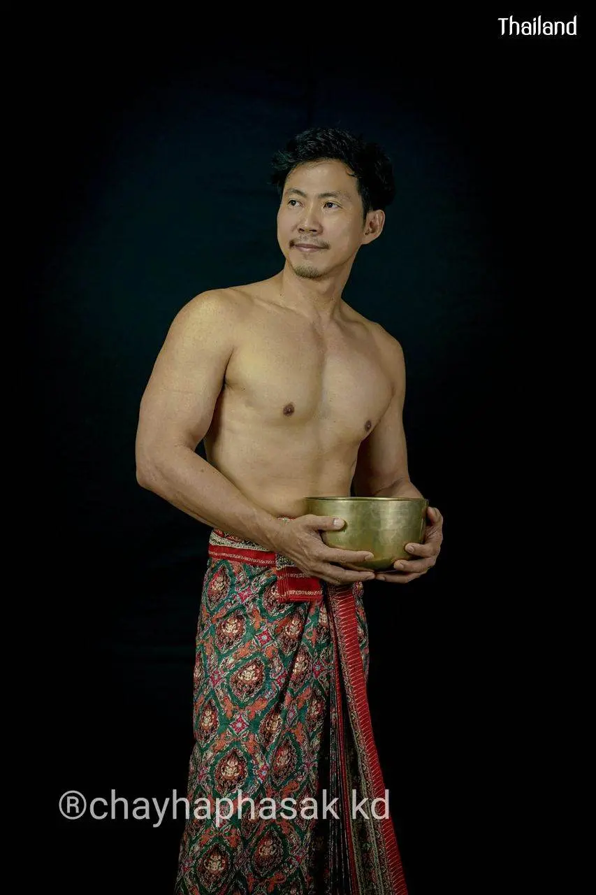 THAI GUY IN TRADITIONAL OUTFIT | THAILAND 🇹🇭