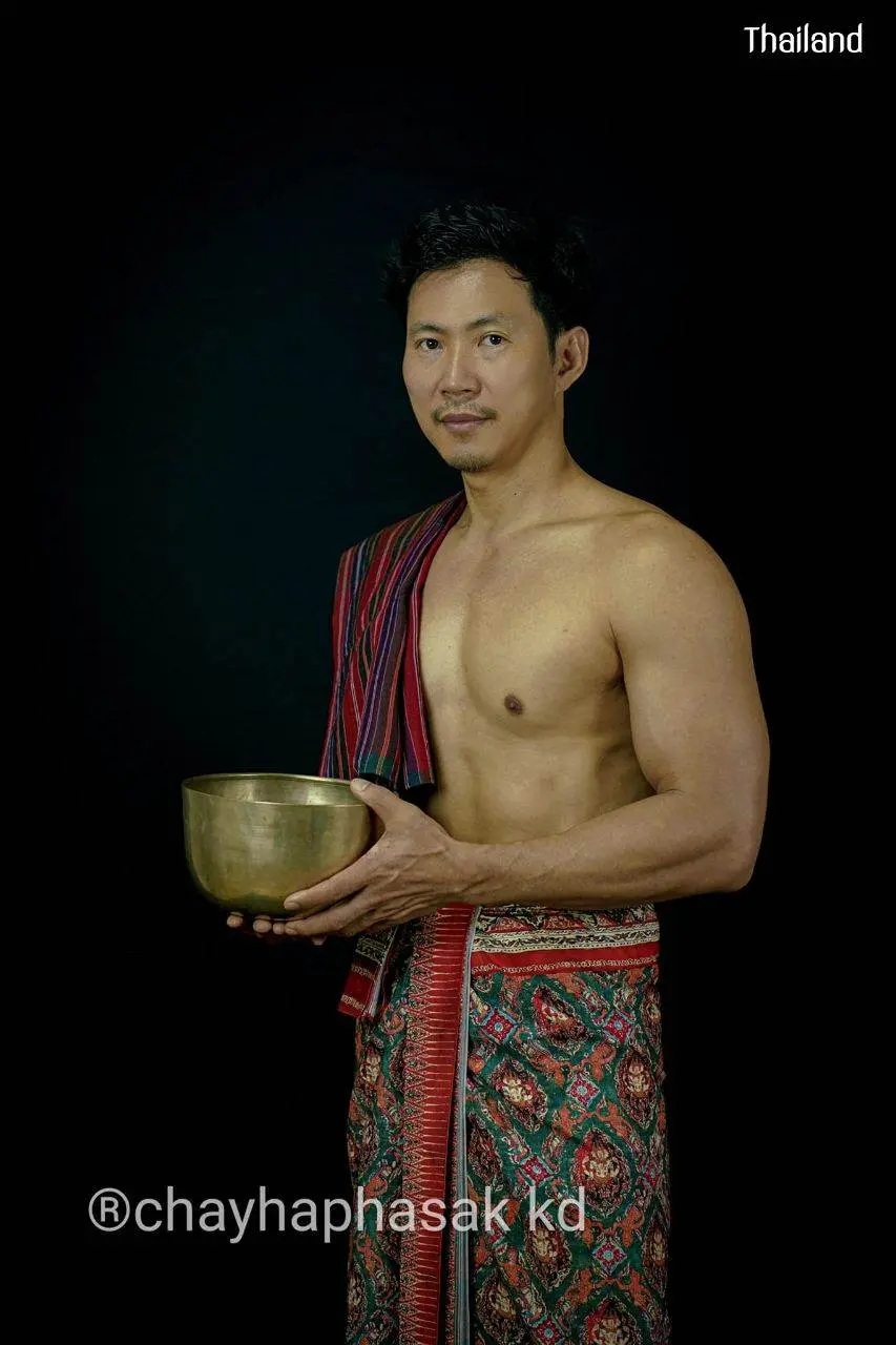 THAI GUY IN TRADITIONAL OUTFIT | THAILAND 🇹🇭