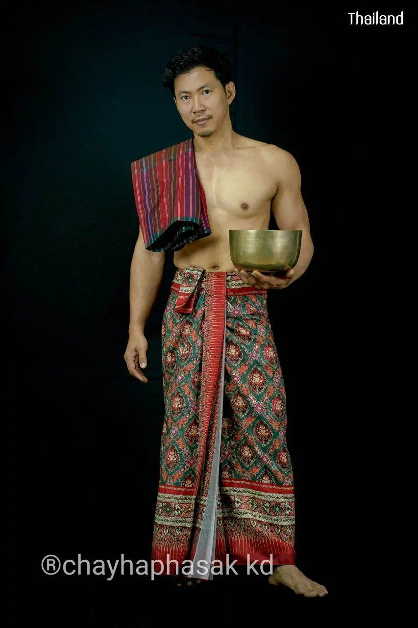 THAI GUY IN TRADITIONAL OUTFIT | THAILAND 🇹🇭