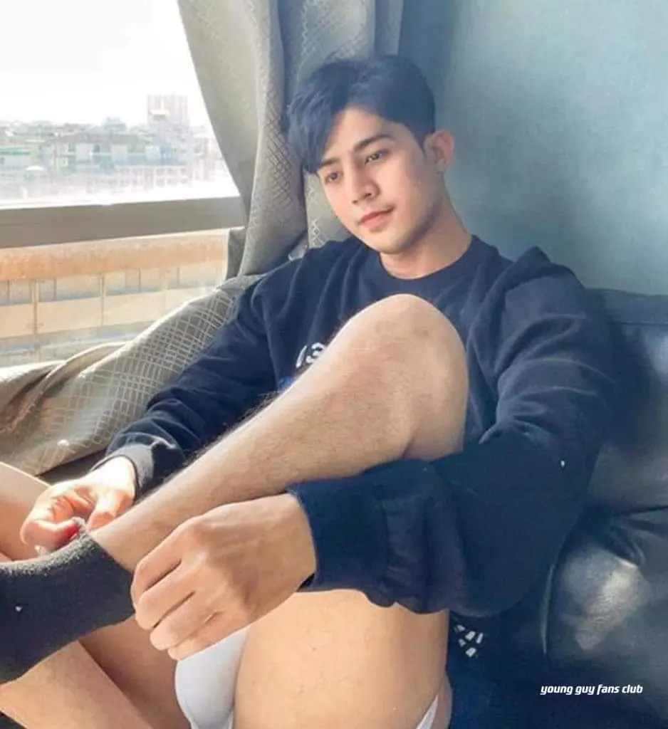 คลั่งเรือนกายชายหนุ่ม50
